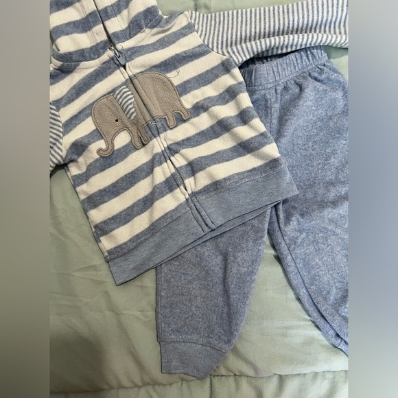 Carter’s Just on you Baby boy set of 2 piece Hoodie and Pant Size 12 Months - Picture 2 of 9